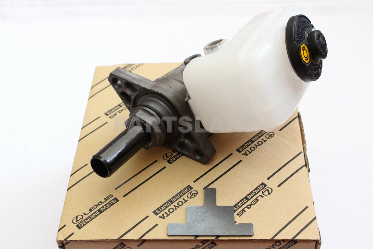 4702830010 Genuine Toyota Cylinder Sub-assy Brake Master W