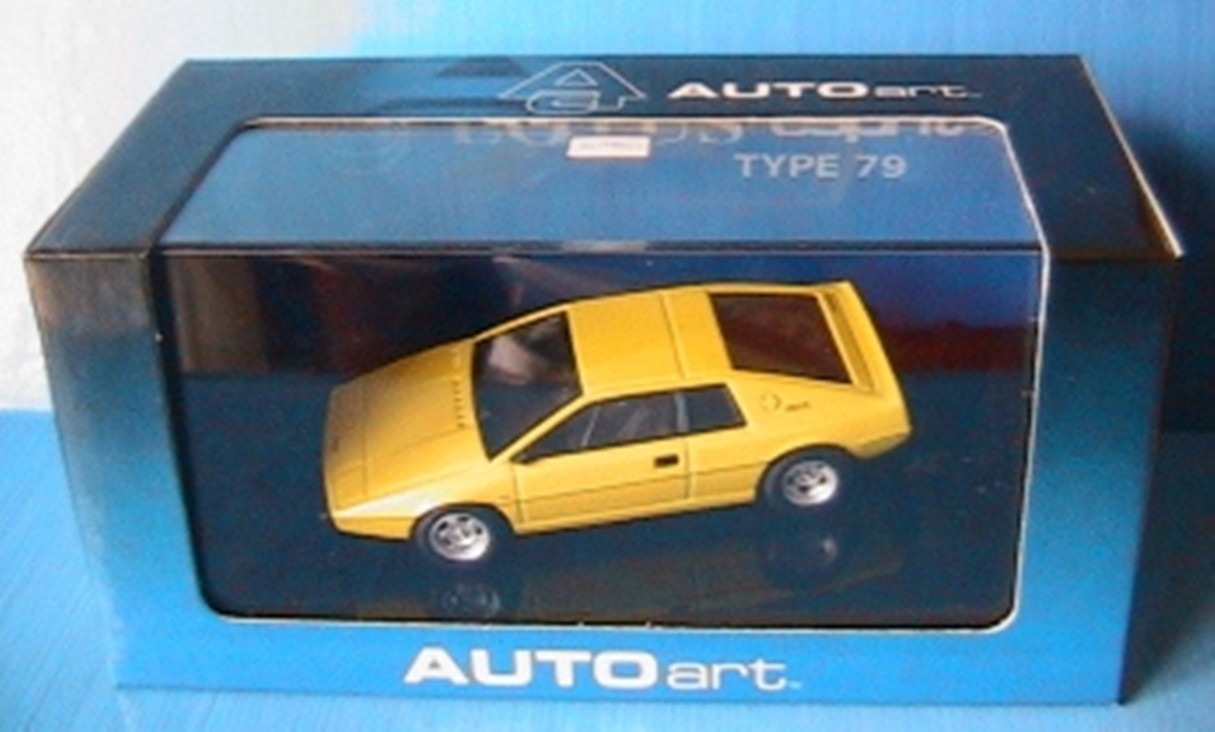 Lotus Esprit Type 79 miniature 1/43 AutoArt 55311 en métal jaune de collection