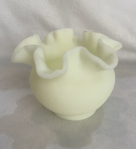 Fenton imprinted Ruffled Butter Yellow Custard Satin Rose Bowl 4”tall 5”wide