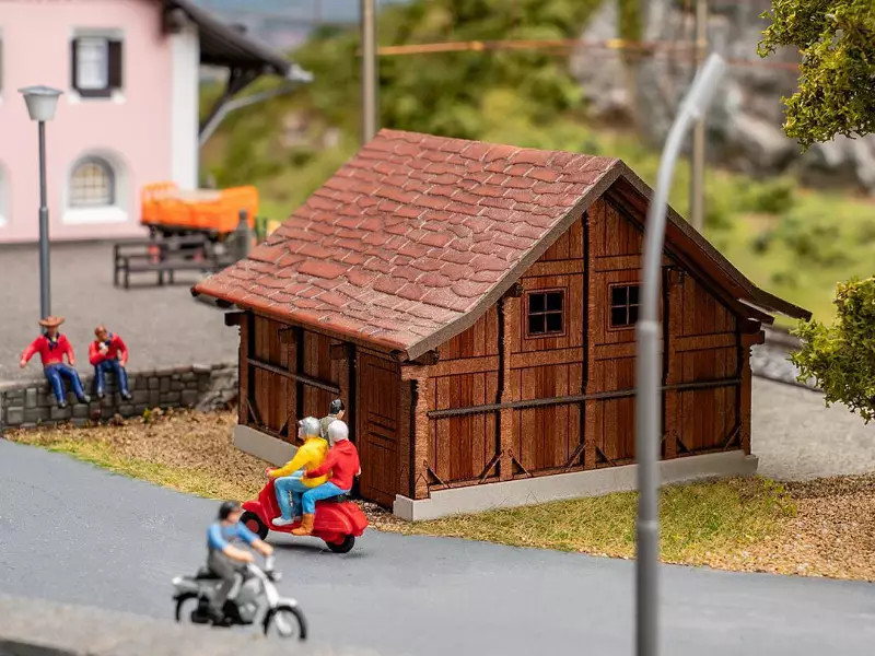 Toilettes de gare FALLER 120308 pour animer les quais voyageurs HO