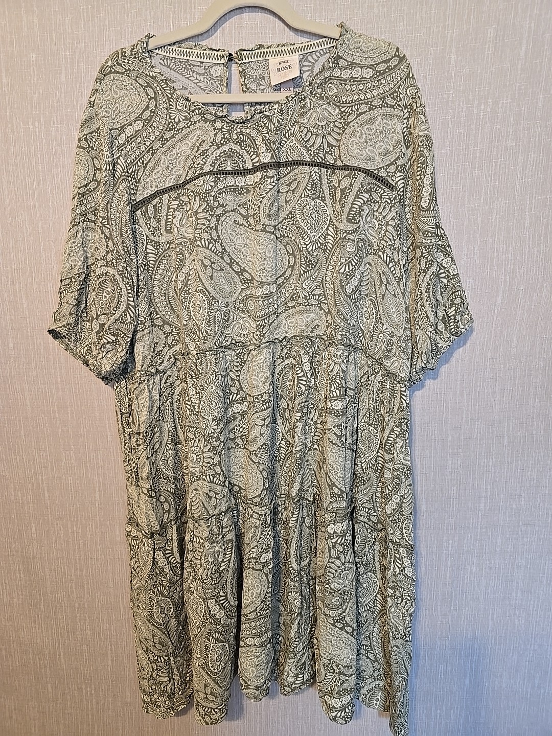 Knox Rose Boho Sage Paisley Print Crochet Trim Short Sleeve Shift Dress Sz XXL