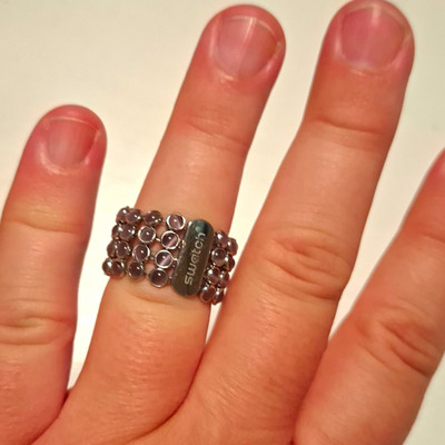 Swatch Ring Band/Cocktail Metall lila signiert Ringgröße 8