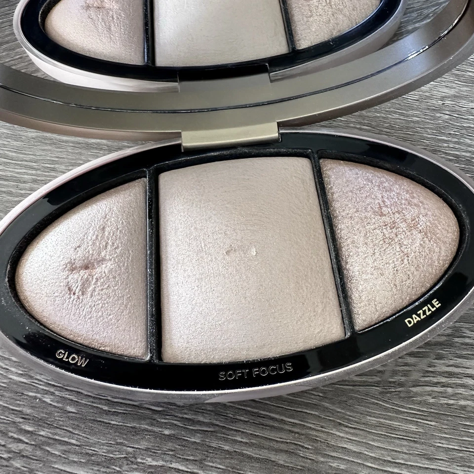Too Faced Born This Way Turn Up The Light Highlighting Palette - LIGHT - READ!!! - Image 2 of 4