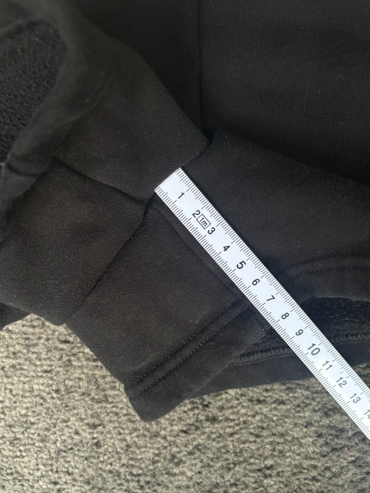 Aritzia Boyfriend Fit Shorts Women's Size Medium Black Sweatfleece Elastic Waist - Image 2 of 4