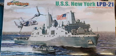 1:700 U.S.S. New York LPD-21 Cyber-Hobby  sehr selten