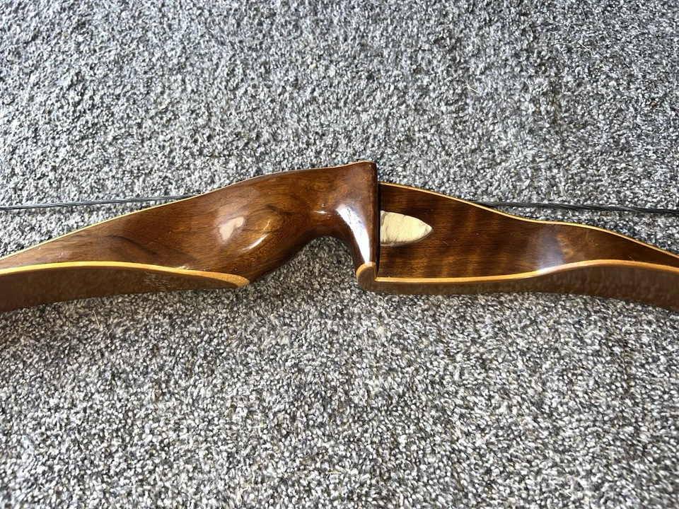 Tioga 21-X  Shakespeare Wonderbow  Recurve bow , 60", 45#, RH NICE!! - Image 3 of 4