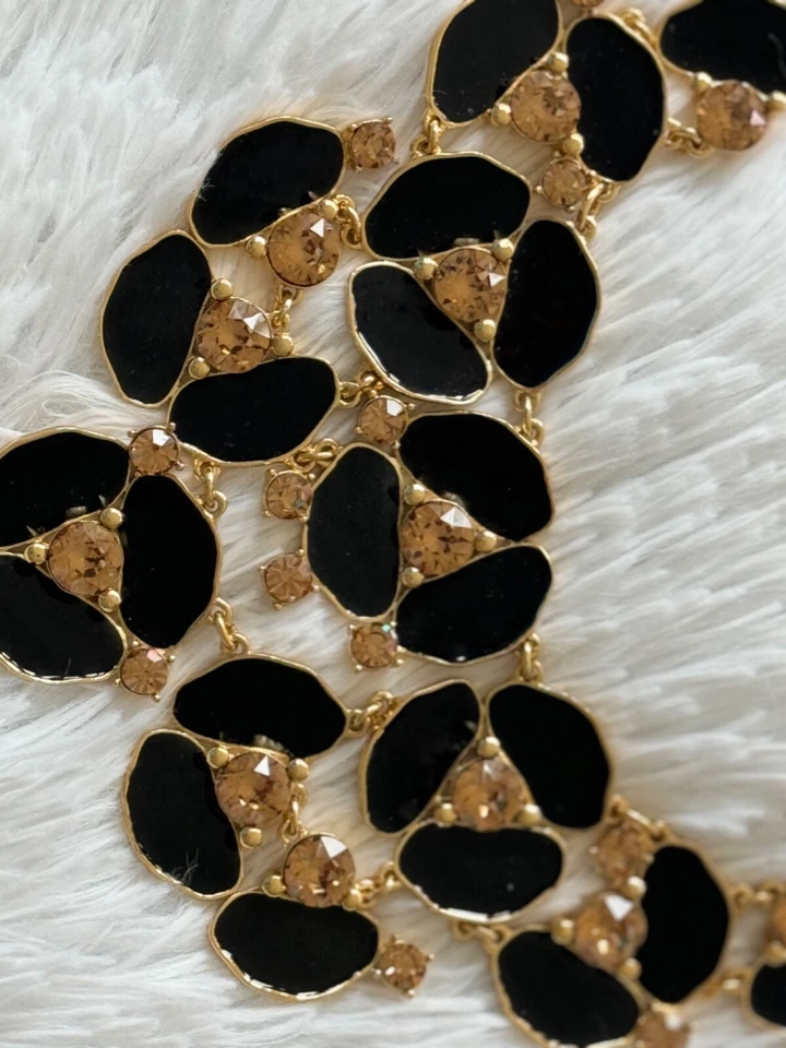 COLLAR KATE SPADE NEW YORK NEGRO DISCO PANSY PIEDRAS CHAMPÁN BRILLANTES Foto 3 de 4