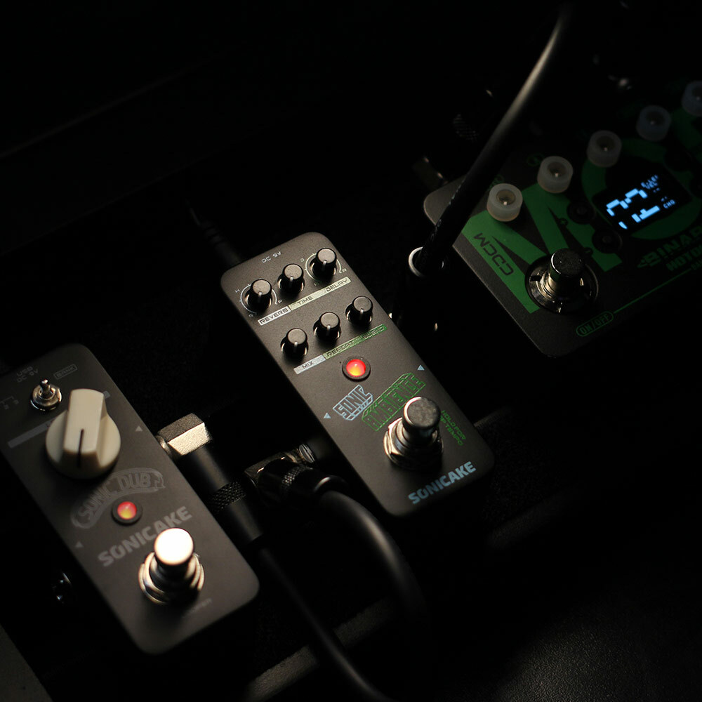 SONICAKE  Multi Mode  Delay and Reverb Guitar Bass Effects+ Hook and Loop Tape