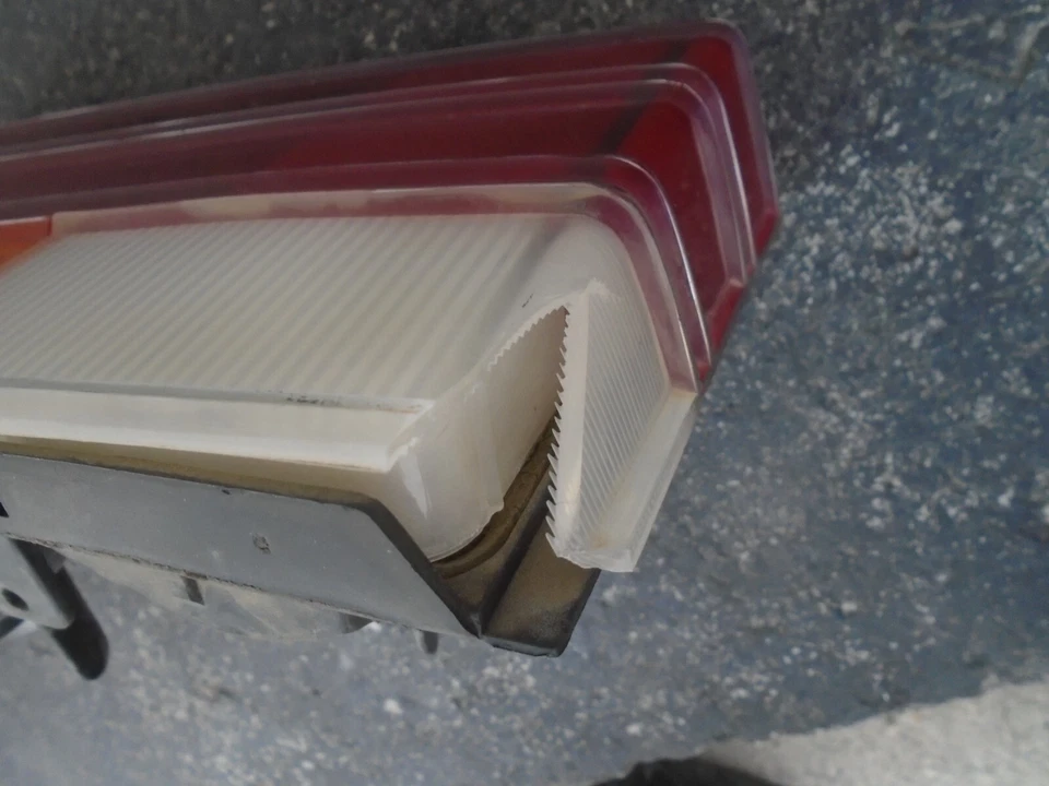 Dodge Omni LH 1982 1983 luz trasera usada 78Z-44 Foto 2 de 4