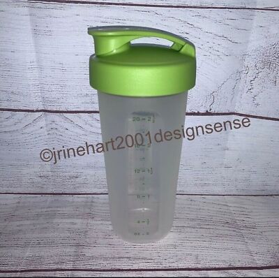 New Tupperware Quick Shake Container 20oz Redesigned Blender Wheel 7320 Green