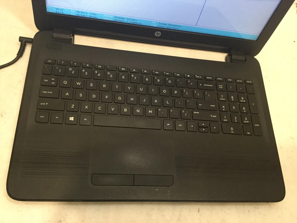 HP 15-ba009dx / AMD A6-7310 R4 @ 2.00GHz / (NO STORAGE) -MR - Image 2 of 4