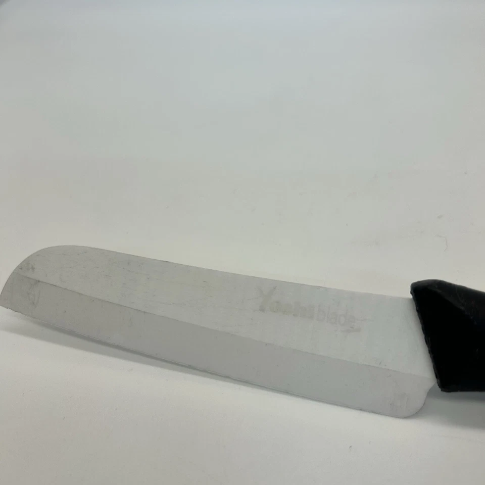 Yoshi Blade Kitchen Santoku knife world's best ceramic knife 5"blade lightweight - Image 2 of 4