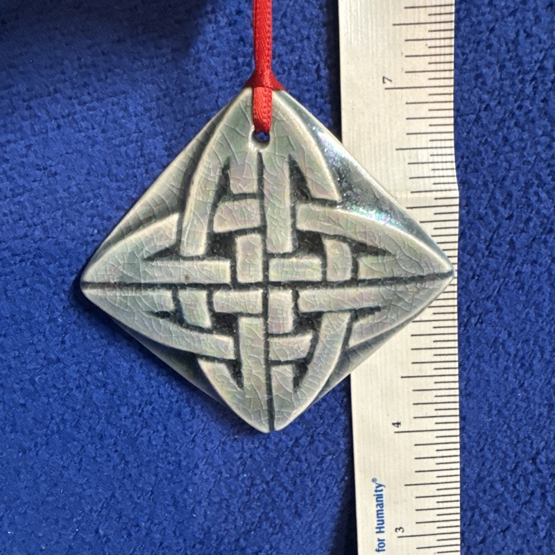 Motawi Nawal Tileworks Ornament Celtic Knot Design      3”x3”
