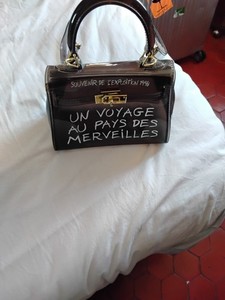 Un Voyage Au Pays Des Merveilles | eBay