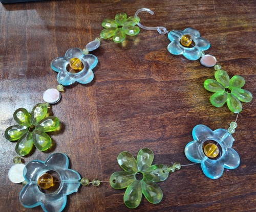 Riesiges Set über 90 Teile Kinder Kindermodeschmuck Ostern Geburtstag Geschenktüten - Bild 8 von 9