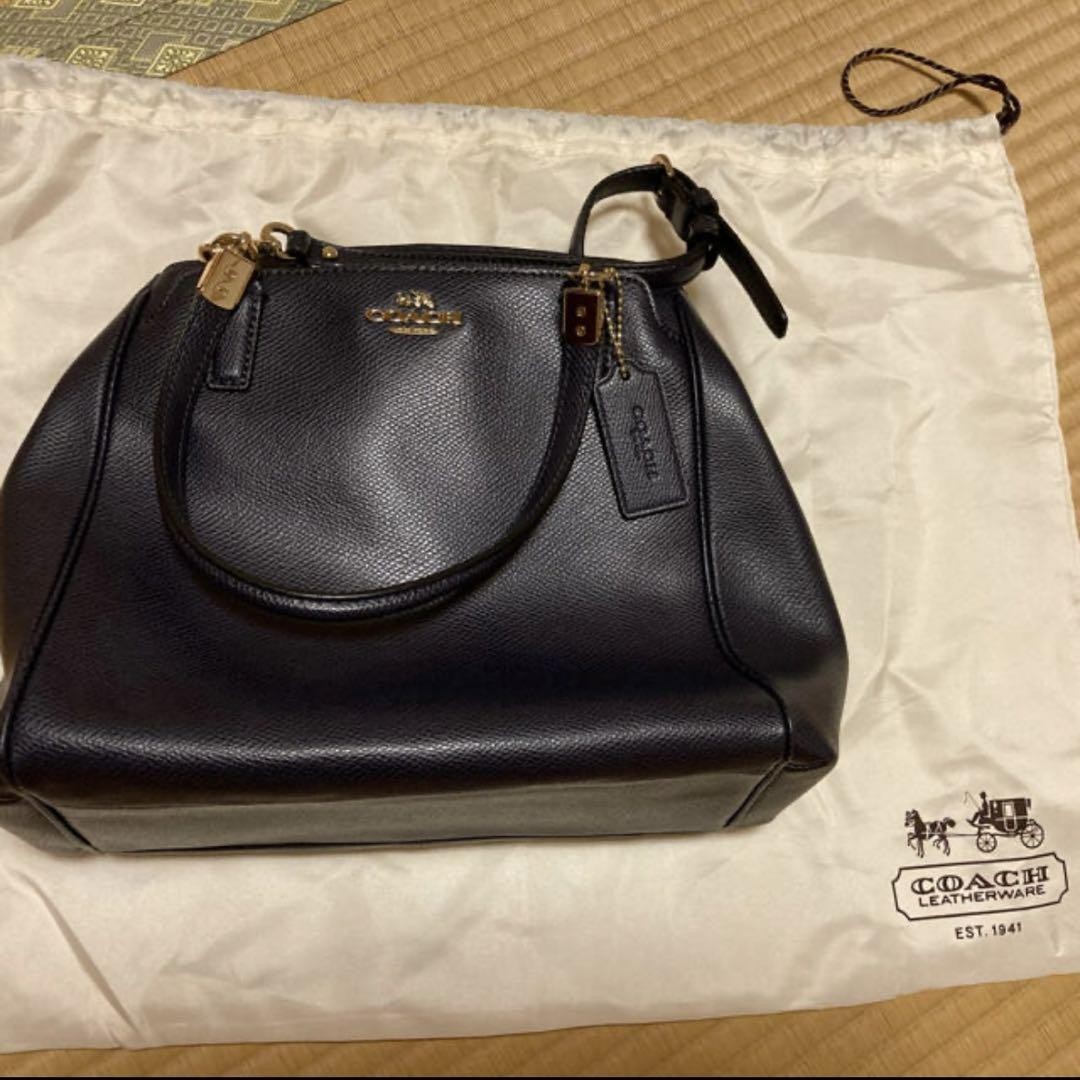 Stylish Coach Shoulder Bag for Women - Trendy & Functional