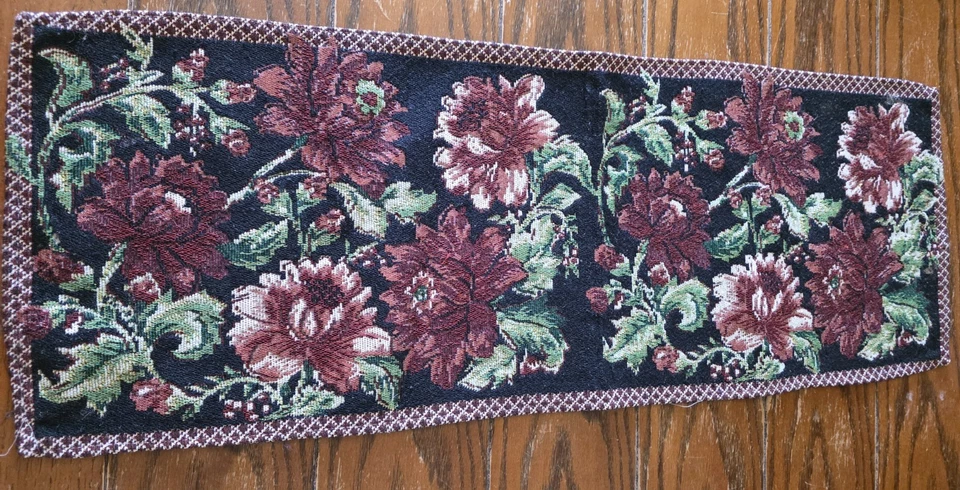 VTG Table Runner Boho Country Farmhouse French 12"x34 Red Flowers Floral  - Image 3 of 4