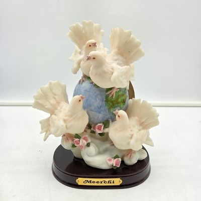 Meerchi MRH Collection Peace Doves Globe Figurine   7.5    New Open Box