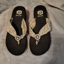 Yellow Box Women's Rivah Flip Flop Clear Rhinestone Wedge Black Size 7.5 Sandals