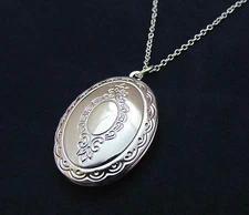 Sterling Silver Oval Smooth Edge Locket Pendant Necklace Photo Gift Box