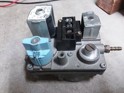 Soupape à Gaz Pour Chaudière Carrier / White-Rodgers 36E98-203 (EF32CW192A) - Pièce Détachée D'Occasion Testée