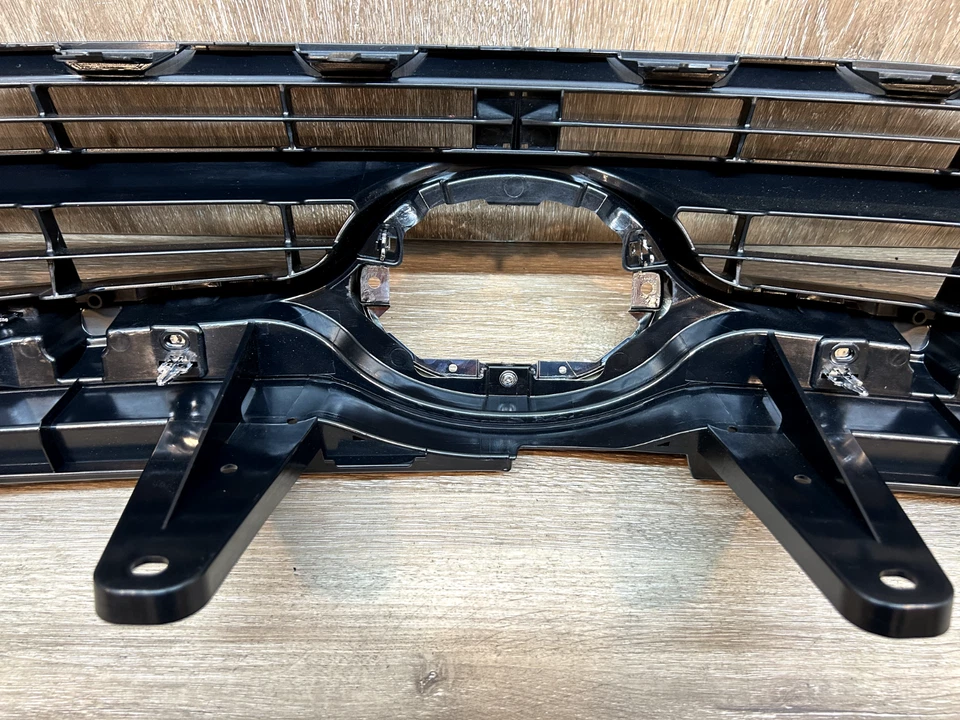 Toyota Highlander 2014-2016 parrilla delantera pieza OEM # 53111-0E150 Foto 4 de 4