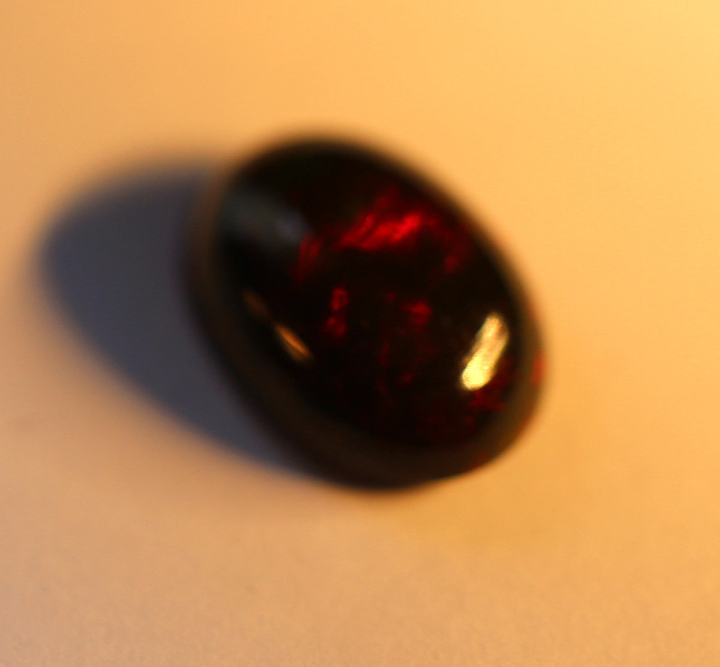 Opale noire d'Éthiopie de 2,29 ct pour sublimer vos bijoux de soirée élégants