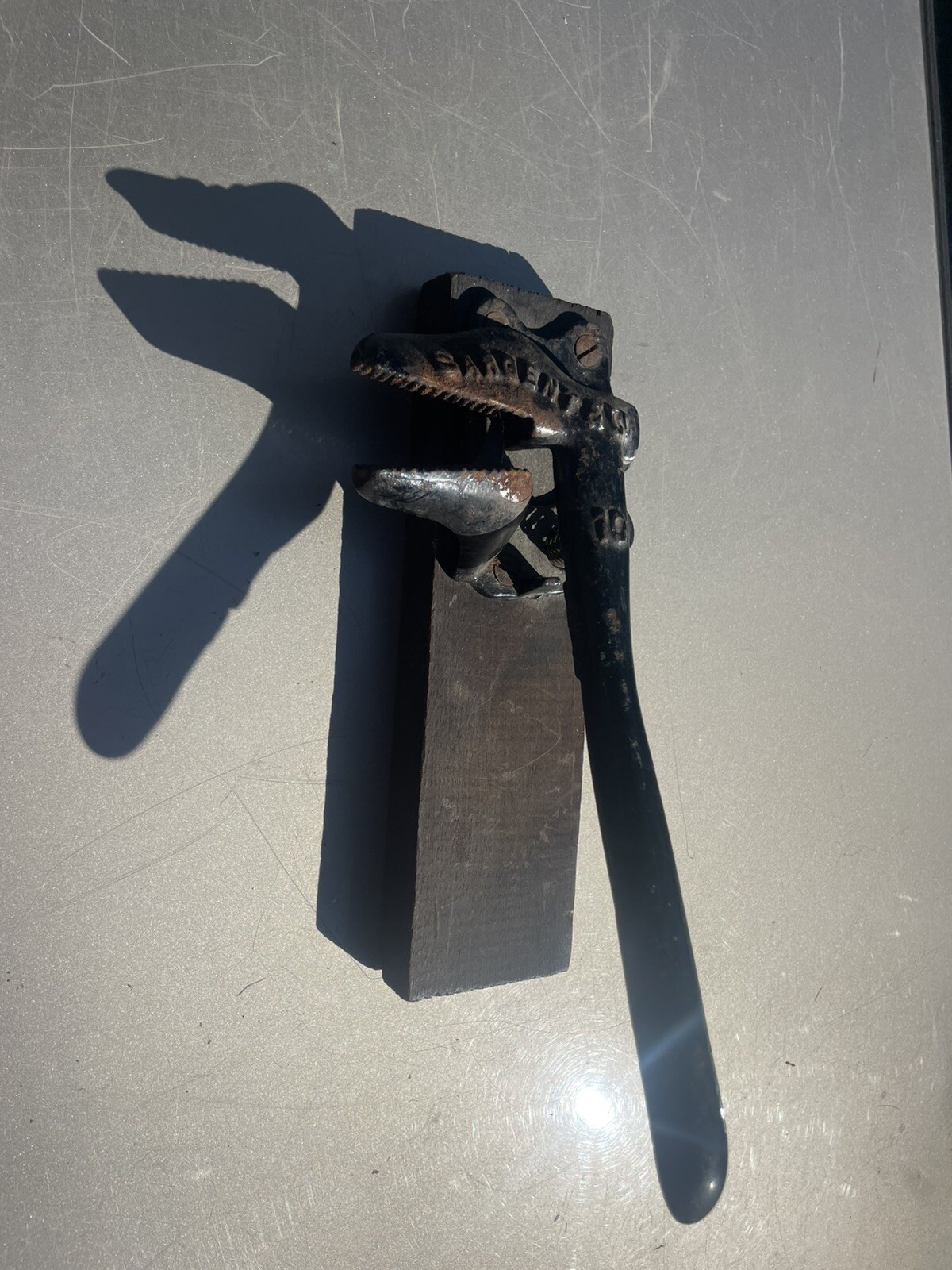 ANTIQUE CAST IRON SARGENT & CO. NO. 10 BRAND NUTCRACKER ATTACHED TO WOODEN BOARD