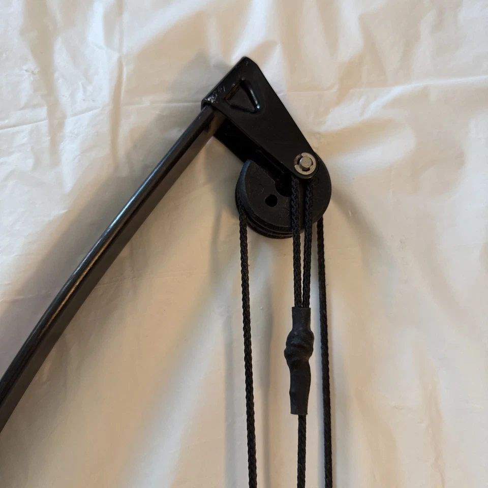 Arco compuesto juvenil Barnett Lil Banshee 34" negro y rosa Foto 4 de 4