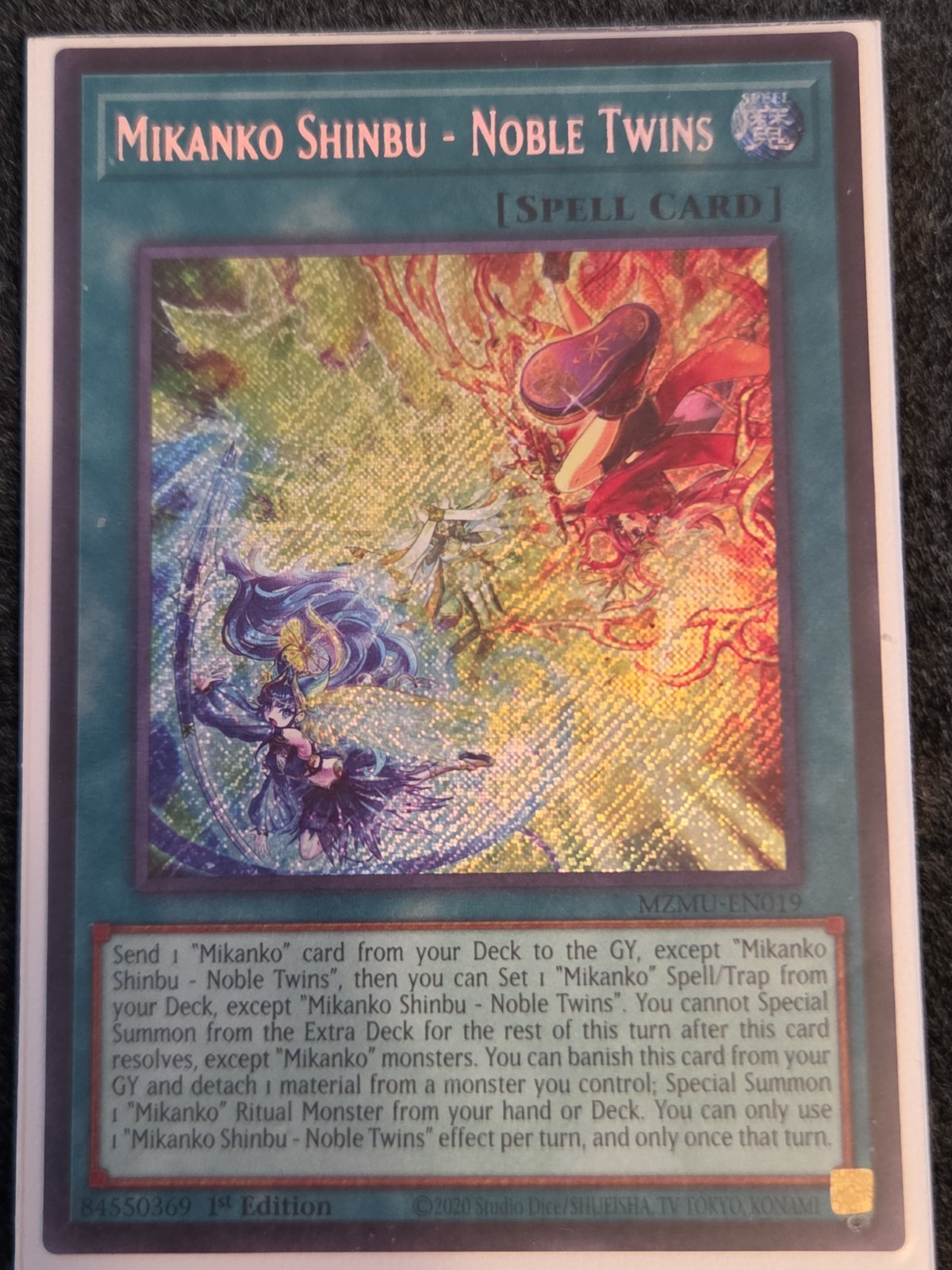 Mikanko Shinbu - Noble Twins MZMU-EN019 (YuGiOh Maze of Muertos) — is it worth grading?