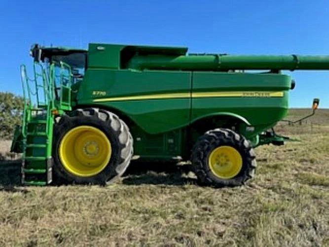 John Deere S770 2024 Combine 4x4 583 horas cabina premium Gen 5 exhibición stock #342995 Foto 3 de 4