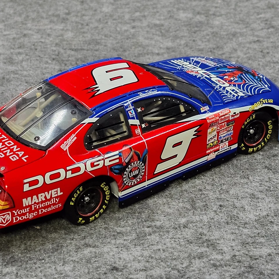 Dodge Intrepid NASCAR 2001 Bill Elliott #9 Ultimate Spider Man 1/24 fundido a presión Foto 4 de 4