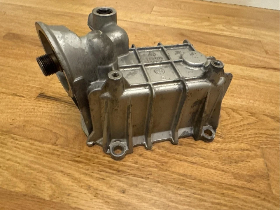 1983-86 Porsche 944 oil cooler housing and filter mount 9441071495R 94410714905 - Image 3 of 4