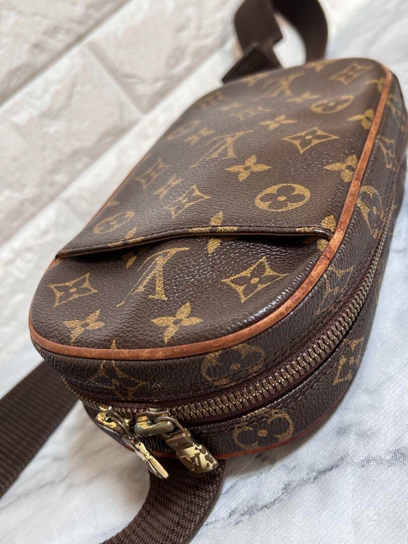 Authentic Louis Vuitton Monogram Pochette Gange Cross Body Bag
