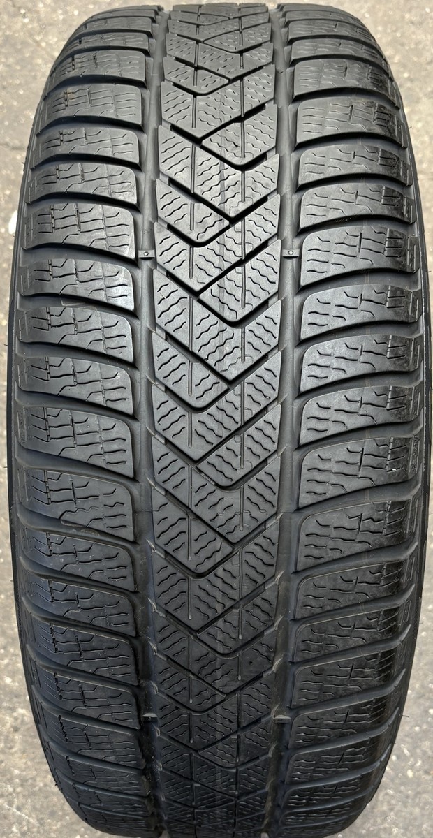 4 Original BMW Winter Wheels Styling 322 225/45 R18 95H X1 4 Original BMW Winter Wheels Styling 322 225/45 R18 95H X1