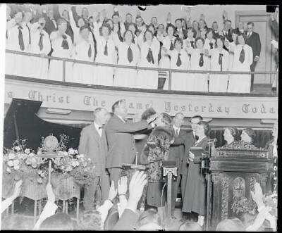 Paul Rader famous evangelist having healing services This relig- 1926 Old Photo