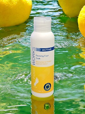Avon Footworks  belebendes Fußbad  Deo  Zitrone Magnesium  Wellness
