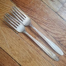 2 ANTIQUE VINTAGE COLLECTIBLE FORKS 7.25" WM ROGERS SILVER PLATE- AA REINFORCED