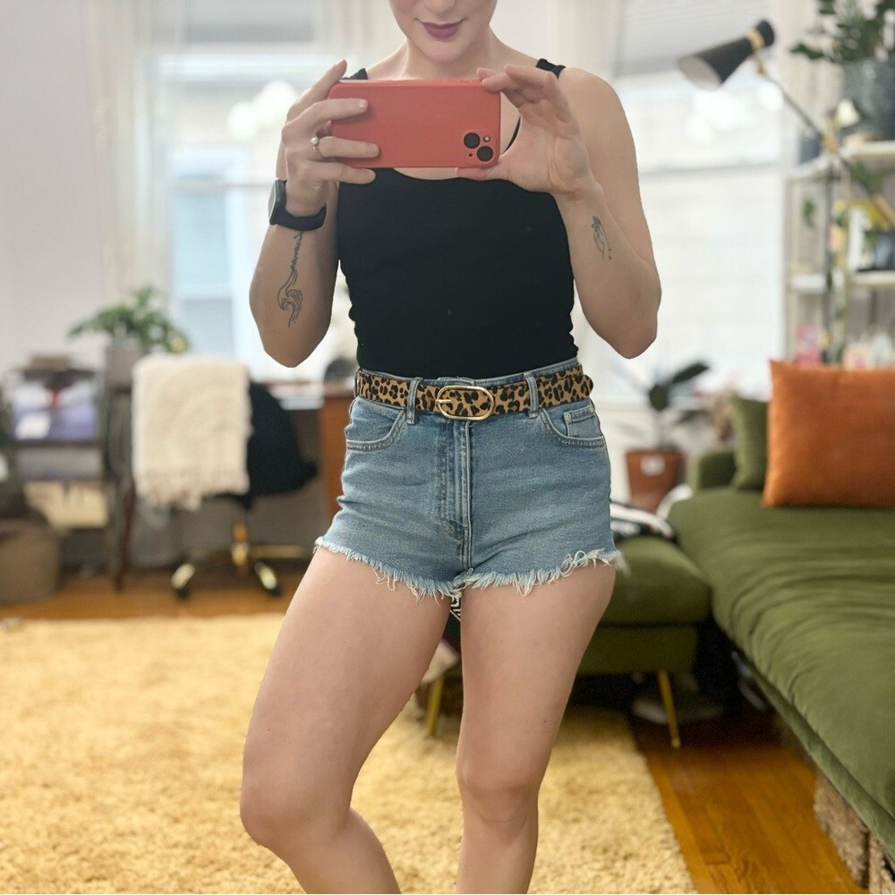 High Rise cut off Sz 4 Zara Denim Shorts thumbnail 2