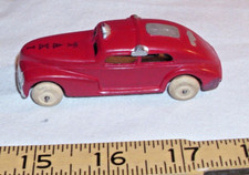 BARCLAY TAXI CAR IN RED SLUSH DIE CAST METAL TOY 1930s