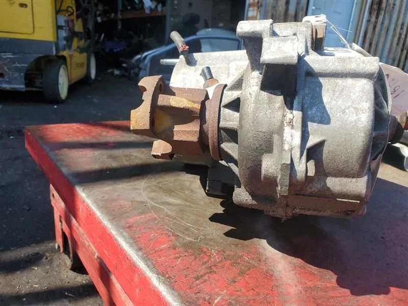 Jeep Cherokee 2001 montaje de caja de transferencia Foto 2 de 4