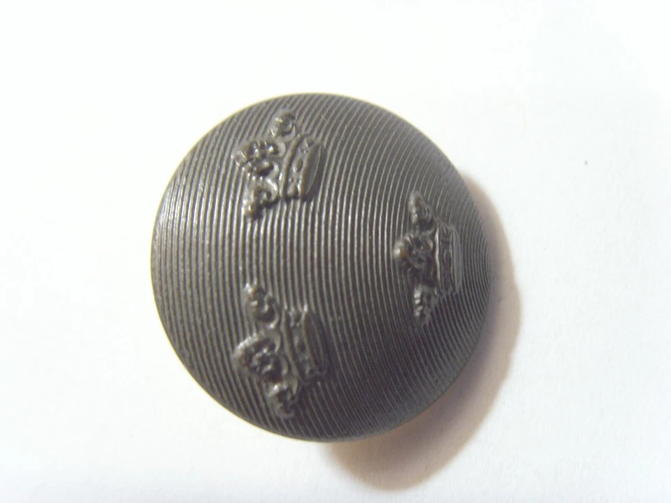 Antique 22 mm metal triple crown Stockholm c c sporrong collector button 52017 - Image 3 of 4