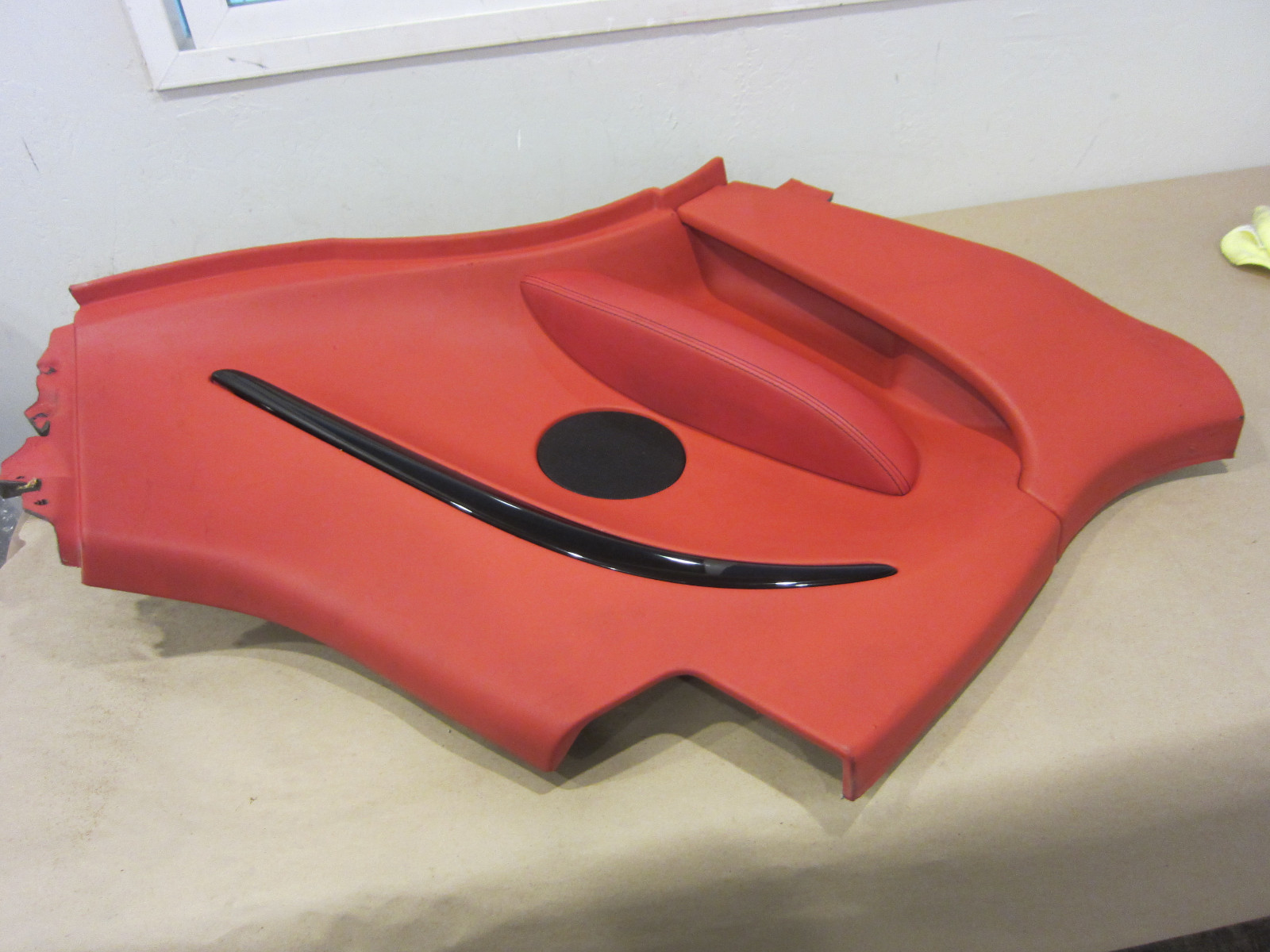 Maserati GranTurismo 4.7 F1. RH Rear Lateral Covering.Red. Part#68706402