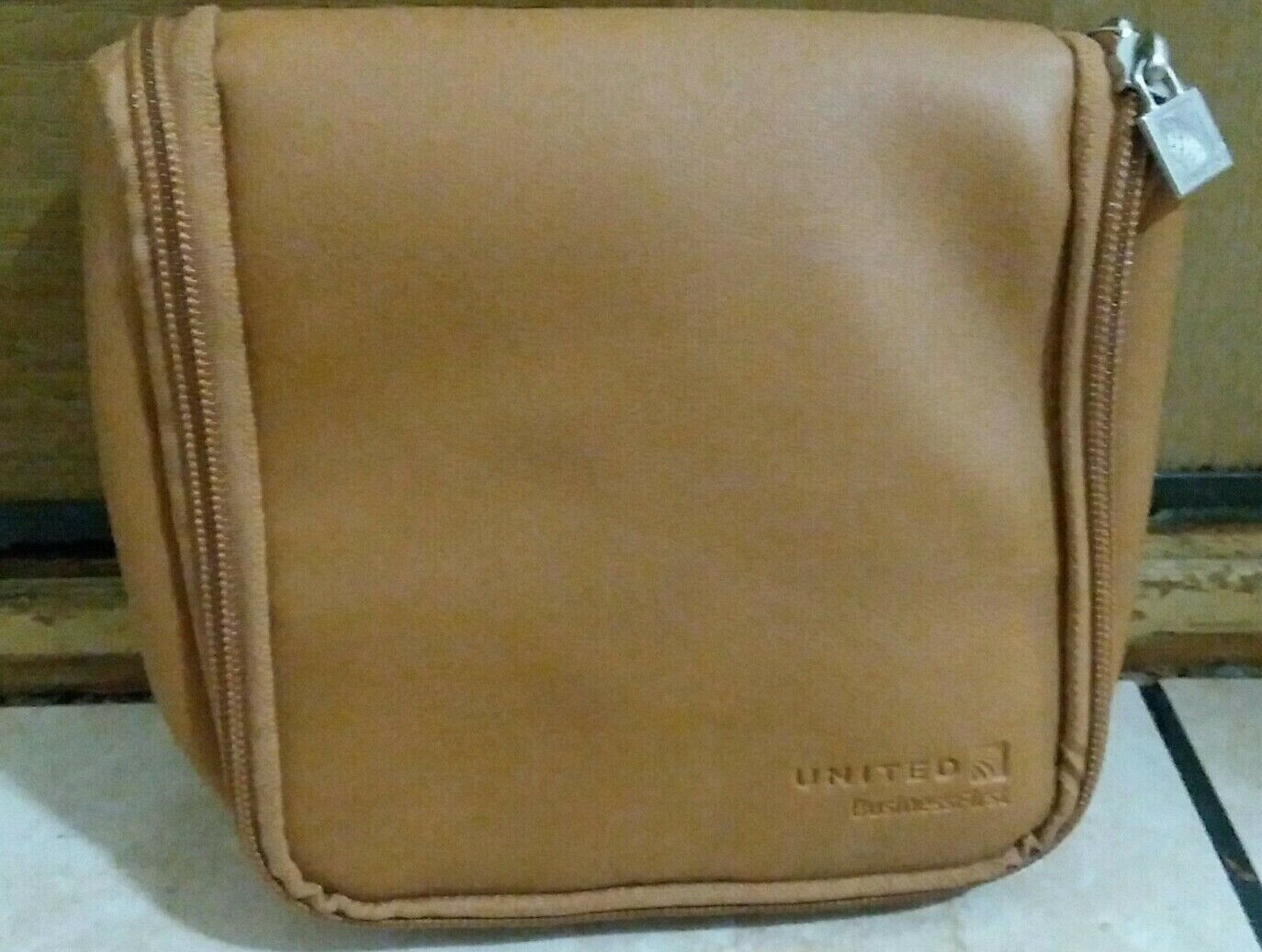 Toiletry Bag United Airlines Business First Tan-image
