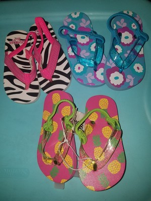 oshkosh flip flops