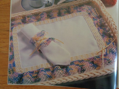 VINTAGE CROCHET MONTHLY MAGAZINE # 127 - SPRINGTIME IN FLOWER, FILET CROCHET - Picture 3 of 10