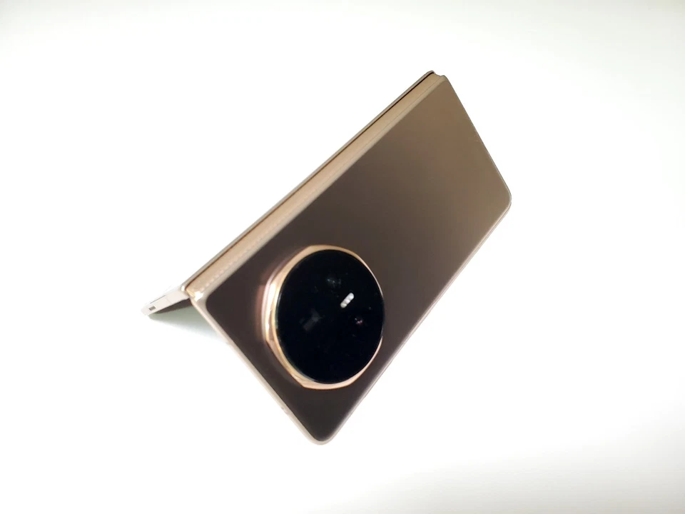 Honor Magic V5 Fold 512GB Gold PRISTINE! A+++ Honor September 2027 Warranty!-VAT - Image 2 of 4