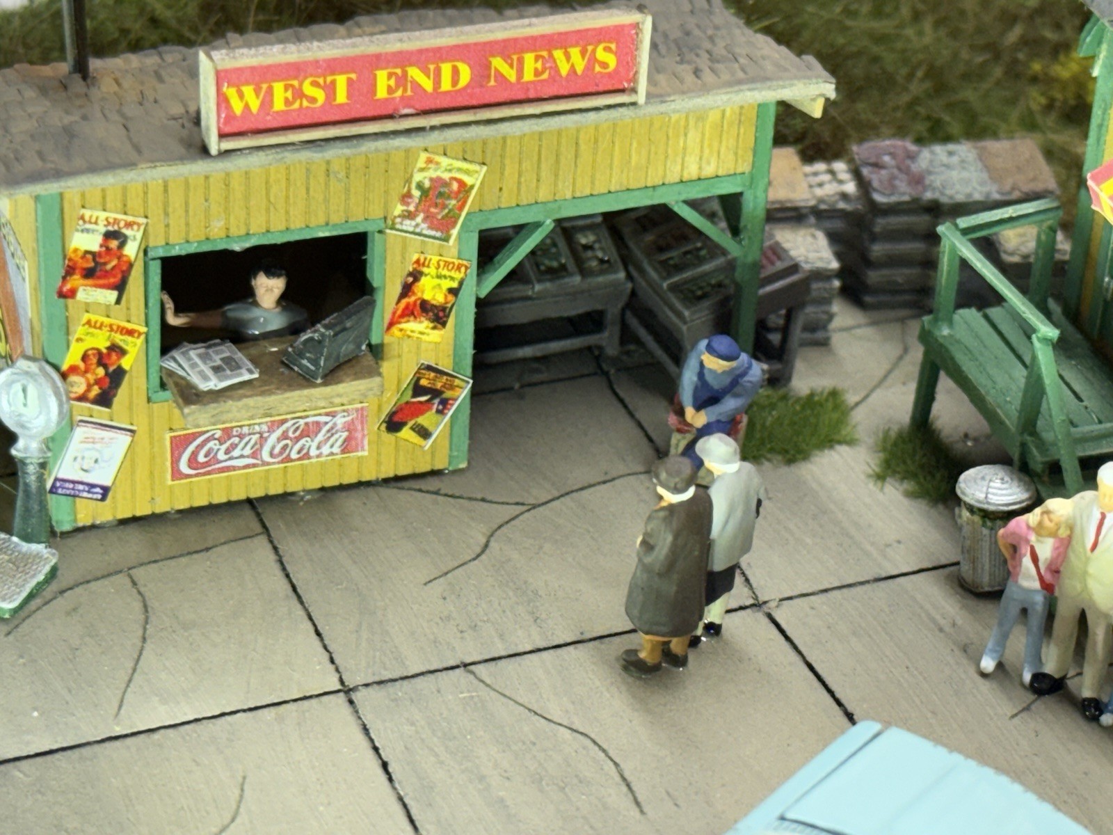 BUILT - Fine Scale Miniatures “Rusty Spike Diner” 13“x7” Diorama