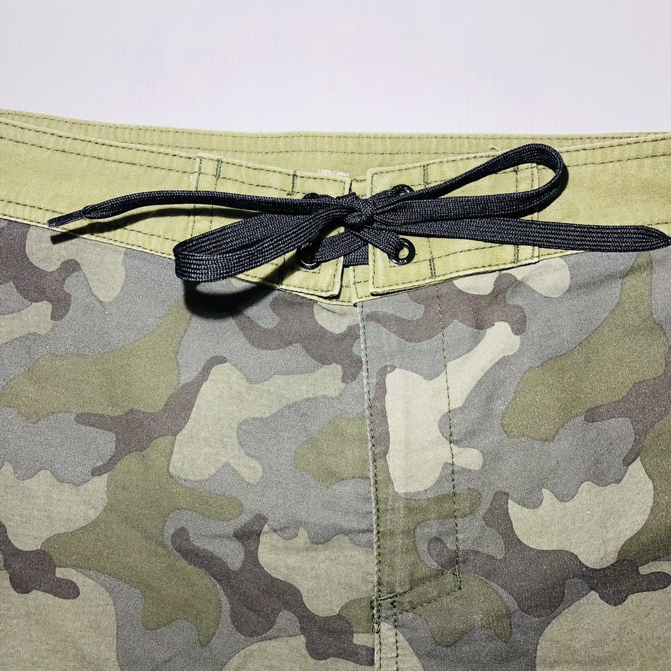 RVCA Men's Board Shorts Size 30 Camo With Back Pocket And Logo Surf