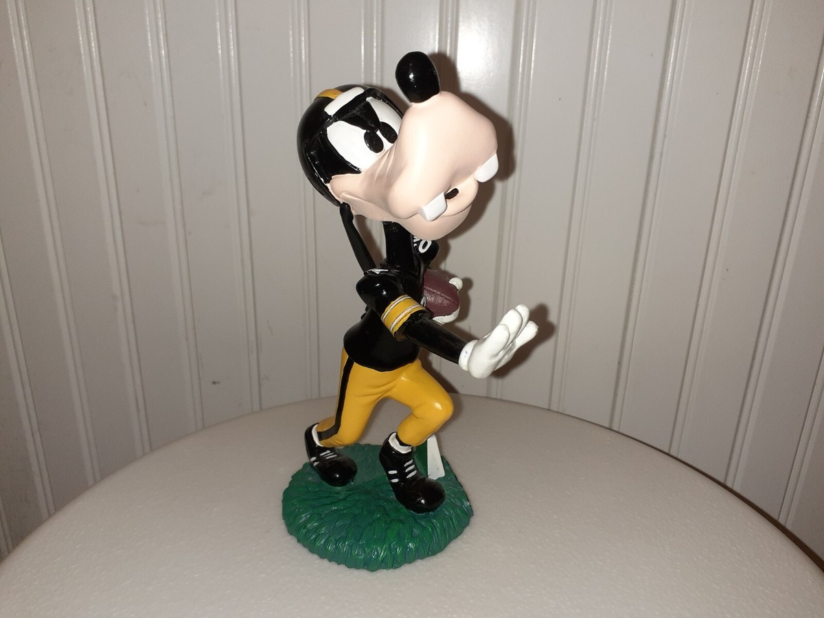 RARE Bobble Dobbles Disney GOOFY Playing Football Bobblehead